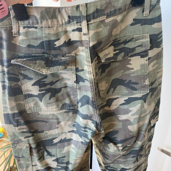Camo Utility Pants 💚🤎 - Picture 2 of 3